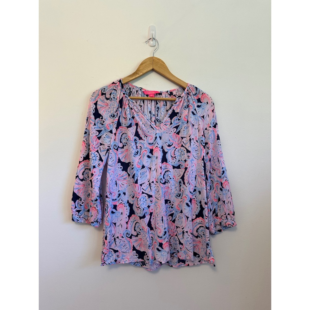 Lilly Pulitzer Elsa Blouse in Pink and Navy Blue Shell Paisley | Size Small